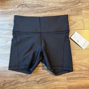 Athleta Interval Stash High Rise 5” Short